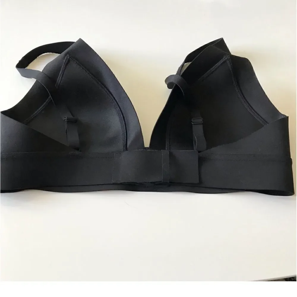 NWOT ATHLETA MEDIUM BLACK ESSENTIAL BRA